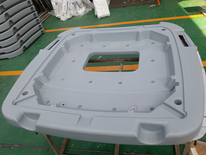 拖拉机滚塑外顶1